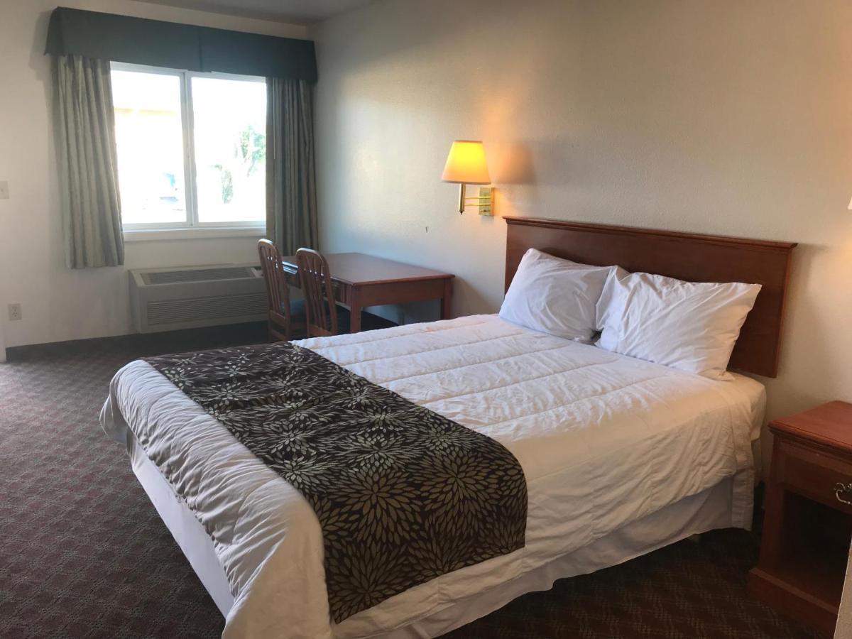 Woodburn Inn 외부 사진