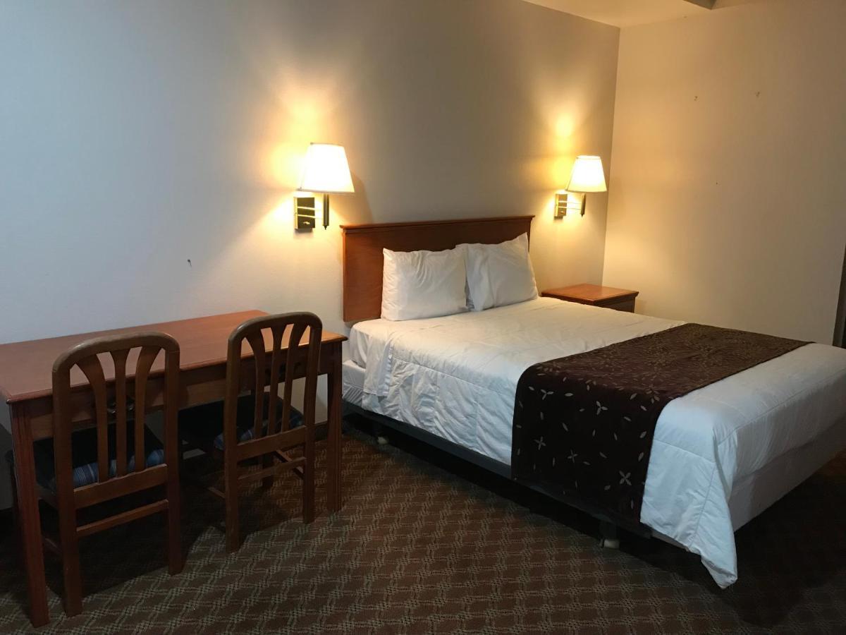 Woodburn Inn 외부 사진