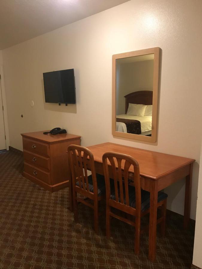 Woodburn Inn 외부 사진