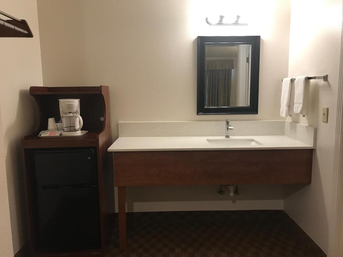 Woodburn Inn 외부 사진