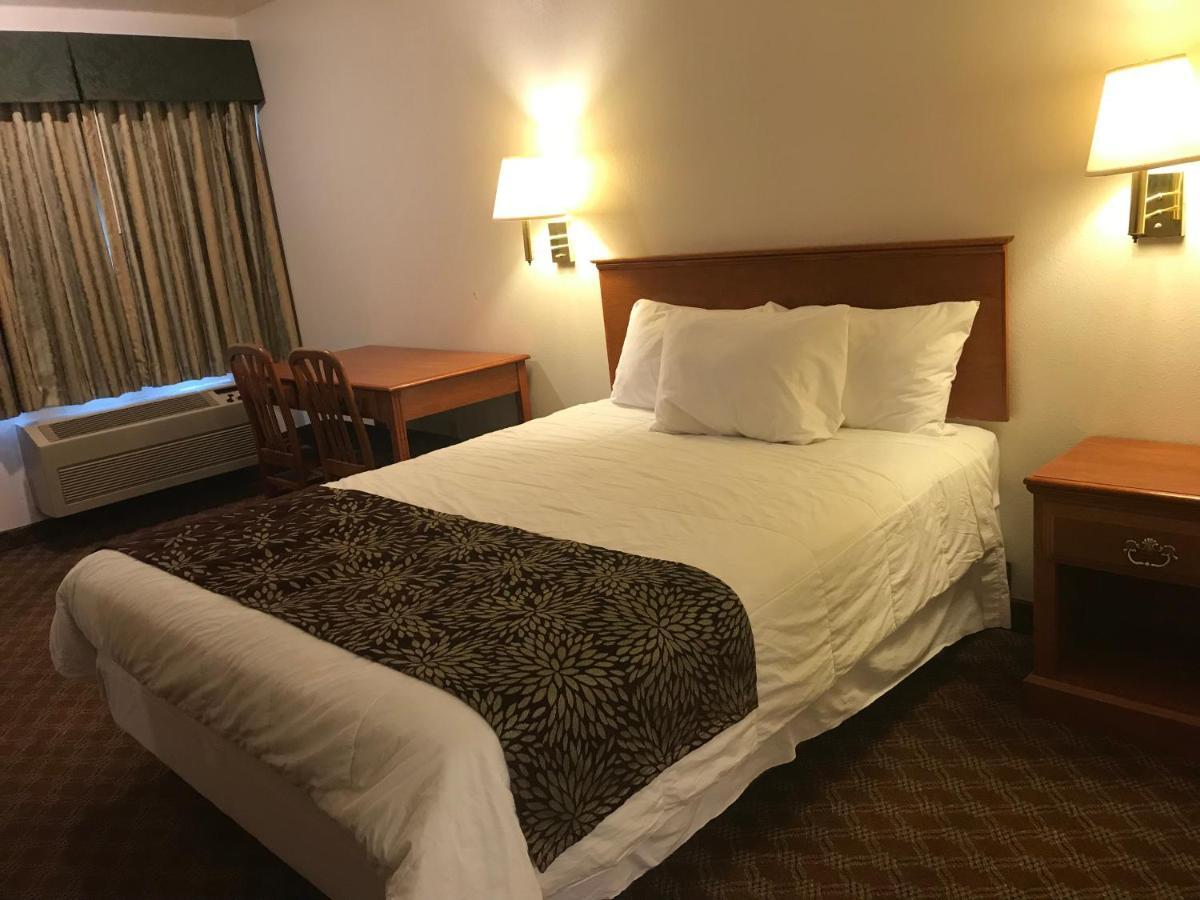 Woodburn Inn 외부 사진