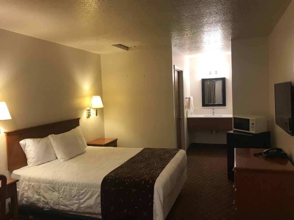 Woodburn Inn 외부 사진